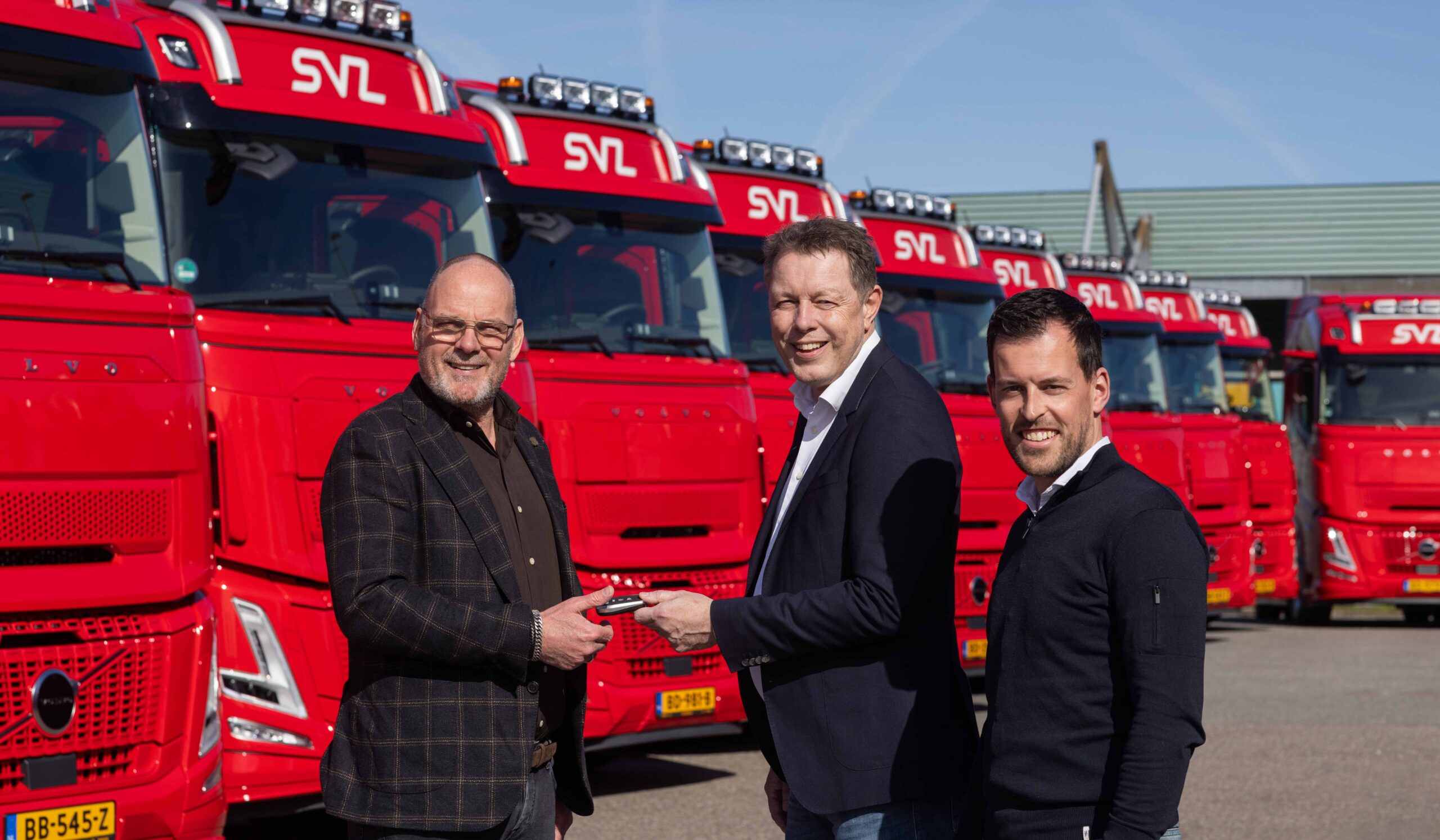 25 nieuwe Volvo Trucks geleverd bij SVZ